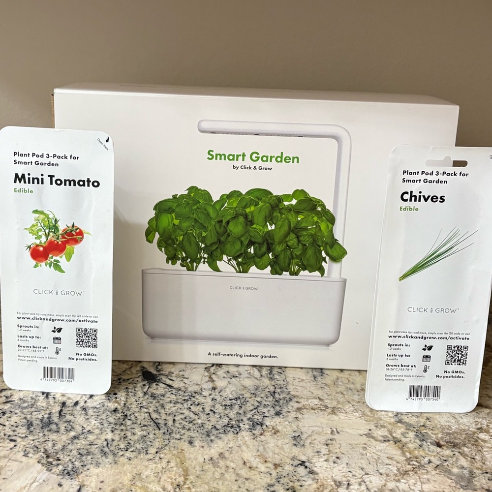 NWT Click & Grow Smart Garden kit with basil, mini tomatoes & chives soil pods
